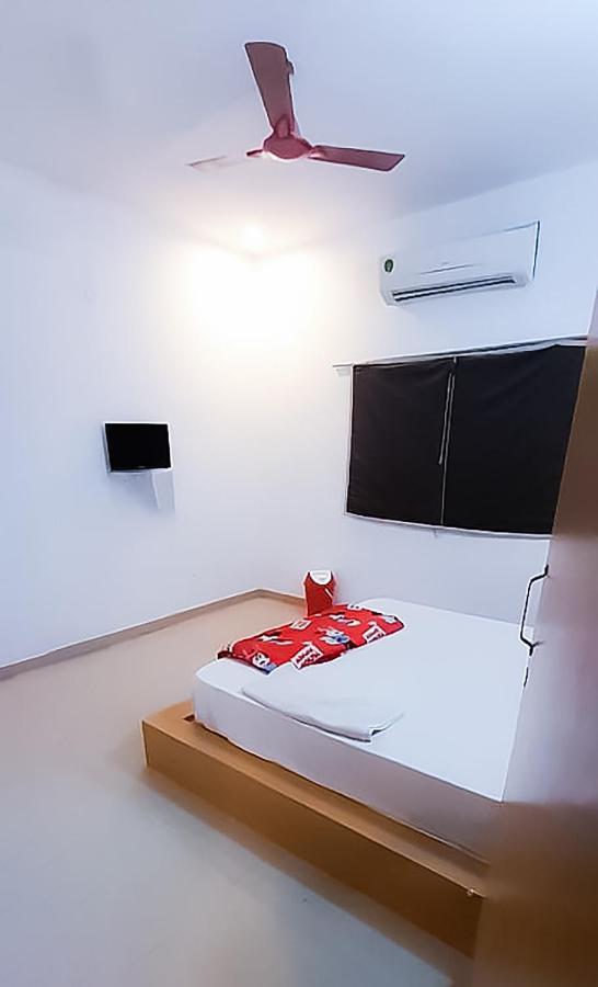 Roomshala 110 Hotel Mulaqaat - Shiv Nadar University Dadri 외부 사진