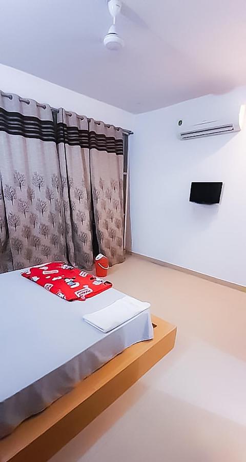 Roomshala 110 Hotel Mulaqaat - Shiv Nadar University Dadri 외부 사진