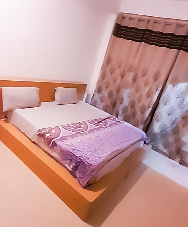 Roomshala 110 Hotel Mulaqaat - Shiv Nadar University Dadri 외부 사진